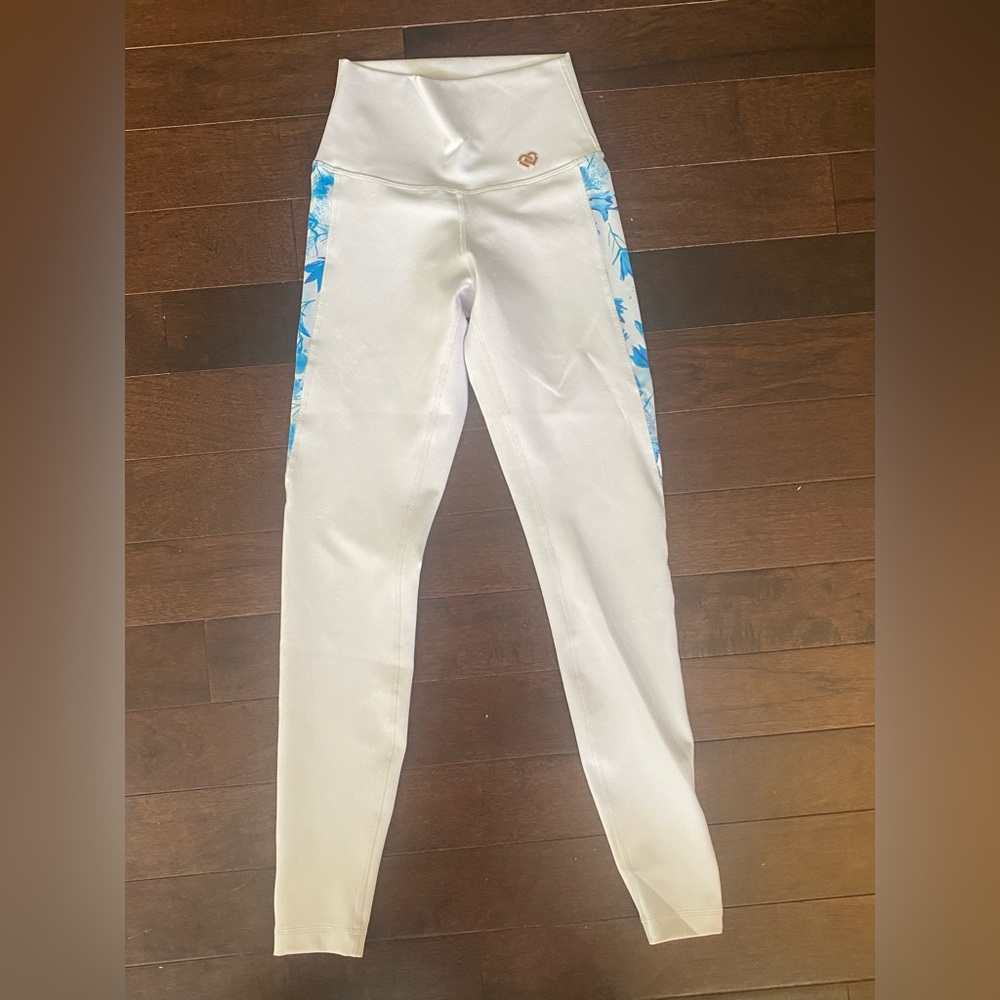 Claudia Dean leggings